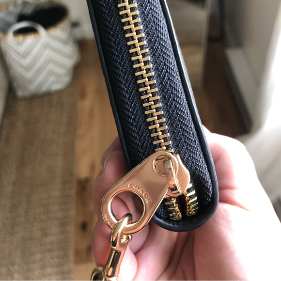 Like New Black Coach Wristlet Wallet - Picture 3 of 6
